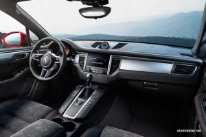 2016-Porsche-Macan-GTS-interior