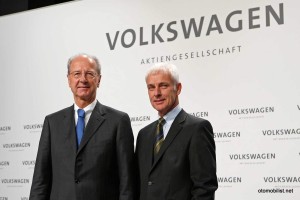 Hans-Dieter-Potsch-Matthias-Muller-2016-Wolfsburg-press-conference