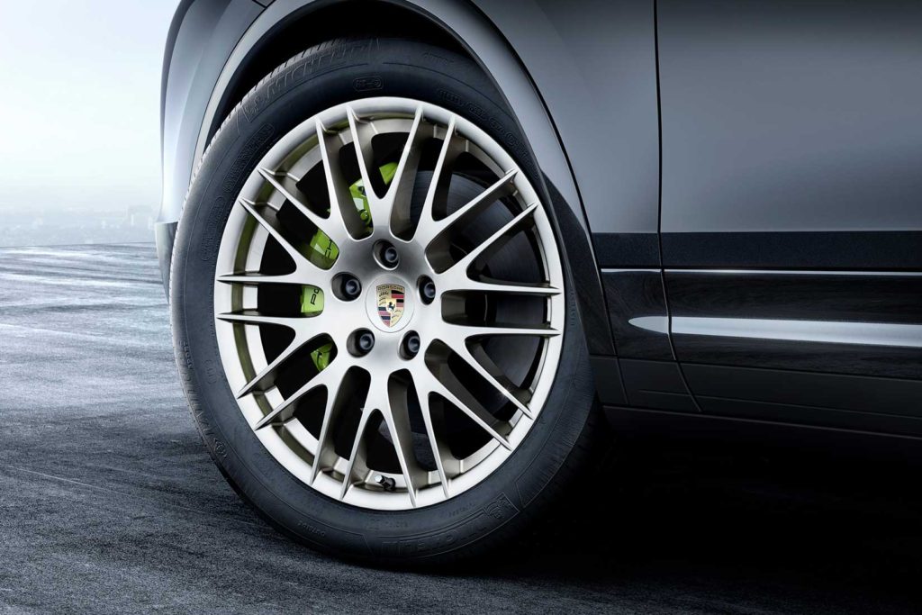Porsche-Cayenne-Platinum-Edition-wheel