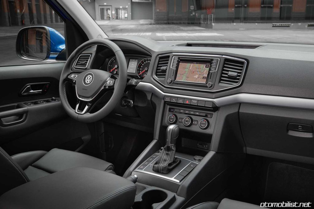 2017-volkswagen-amarok-v6-interior