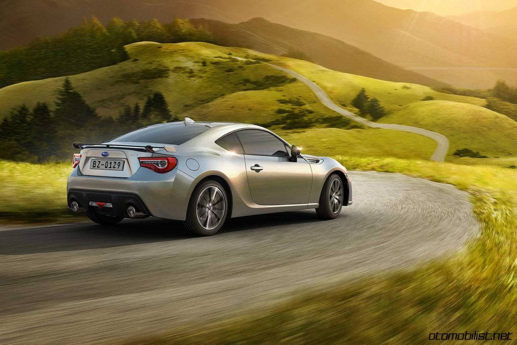 2017 SUBARU BRZ coupe sürüş