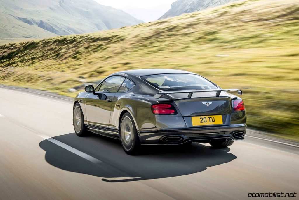 Bently 2017 Continental Supersports dynamic rear
